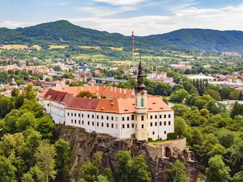 Laurahaus Villa Decin Exteriör bild